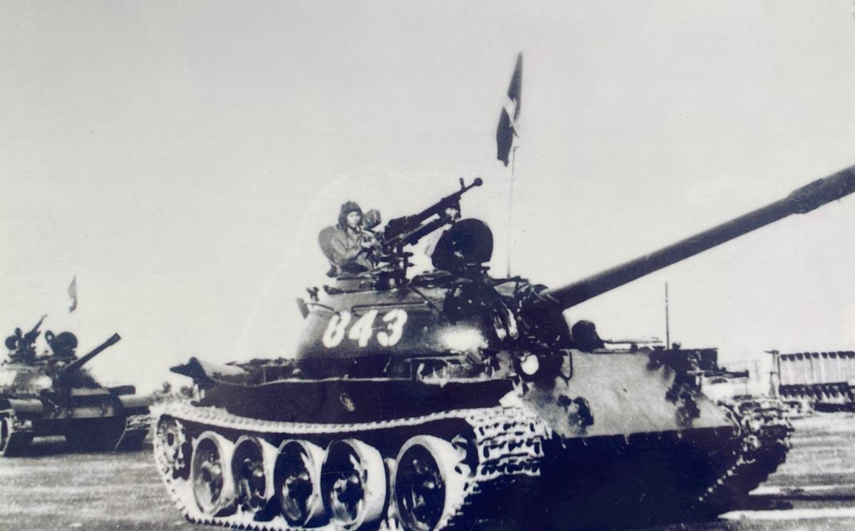 Xe tăng 843 tham gia diễu binh sau ngày Giải phóng Miền Nam, thống nhất đất nước