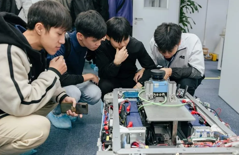 Ngành Vi mạch bán dẫn và các hệ thống IoT 2026: Cơ hội nào cho tân sinh viên INU? 2 bd 2