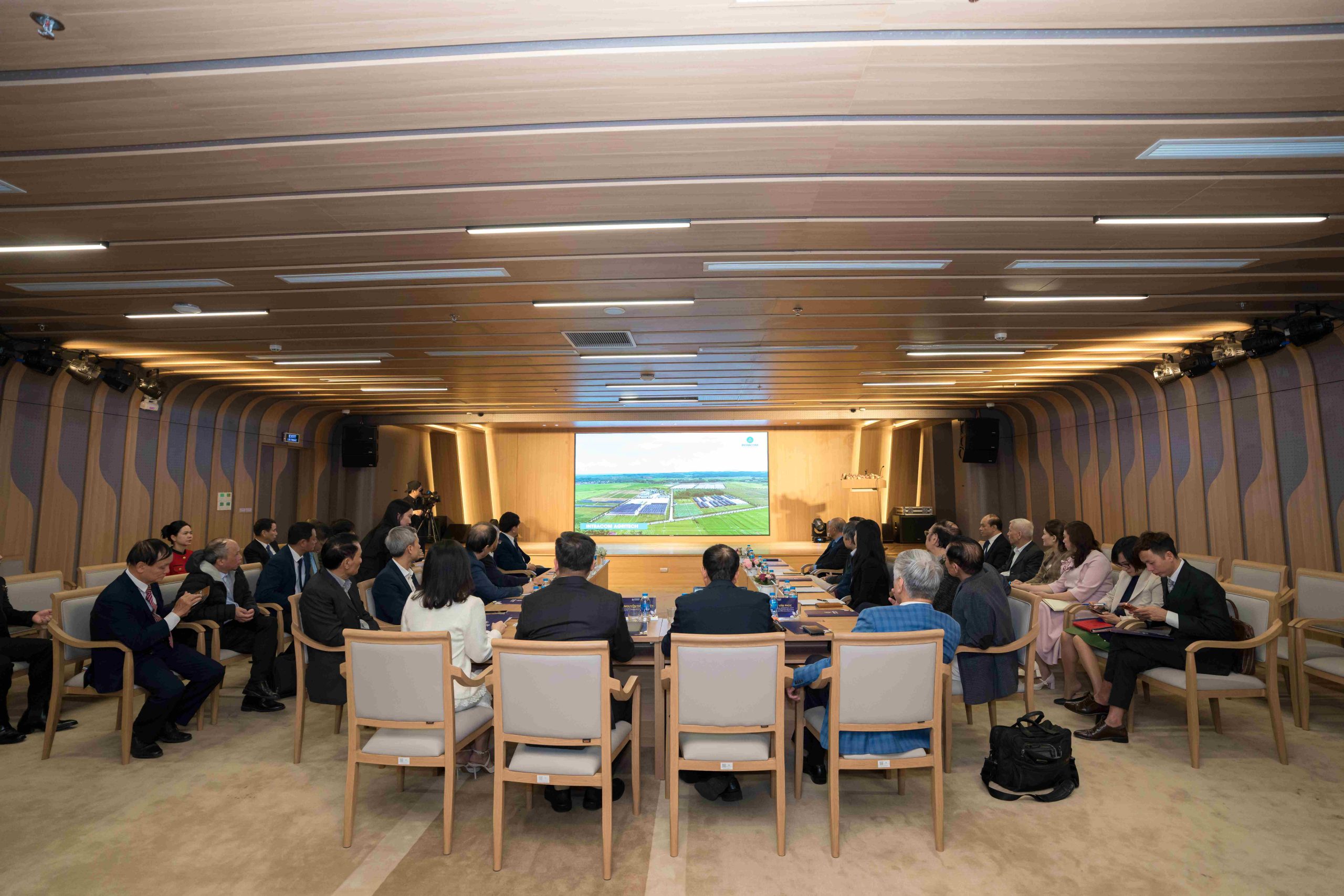 DSC07985 11zon scaled