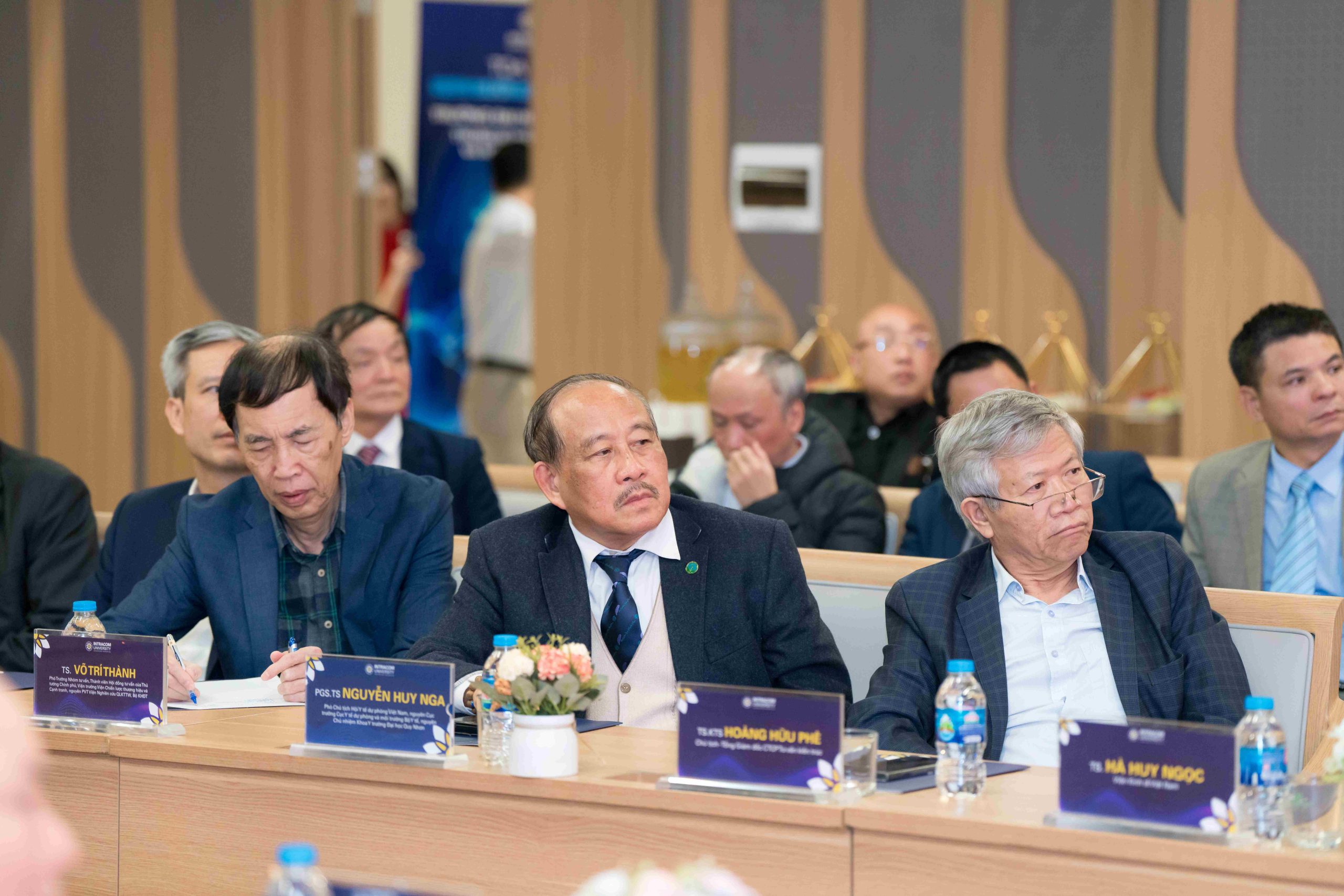 DSC07999 11zon scaled