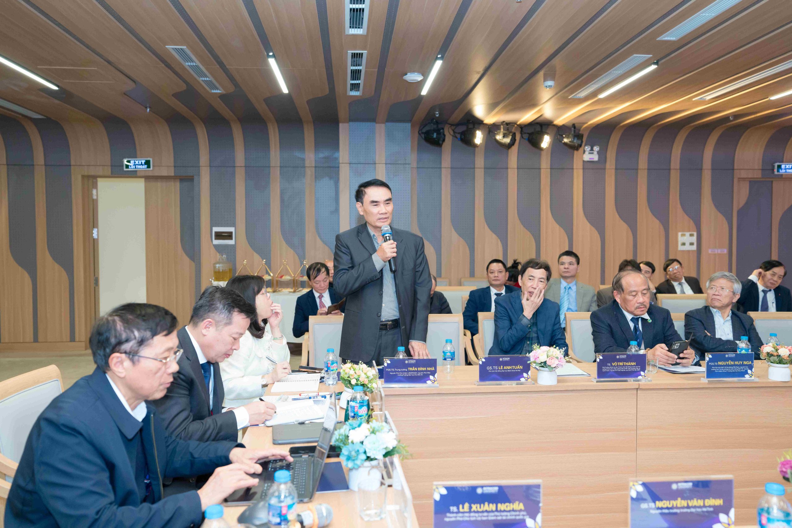 DSC08374 11zon scaled