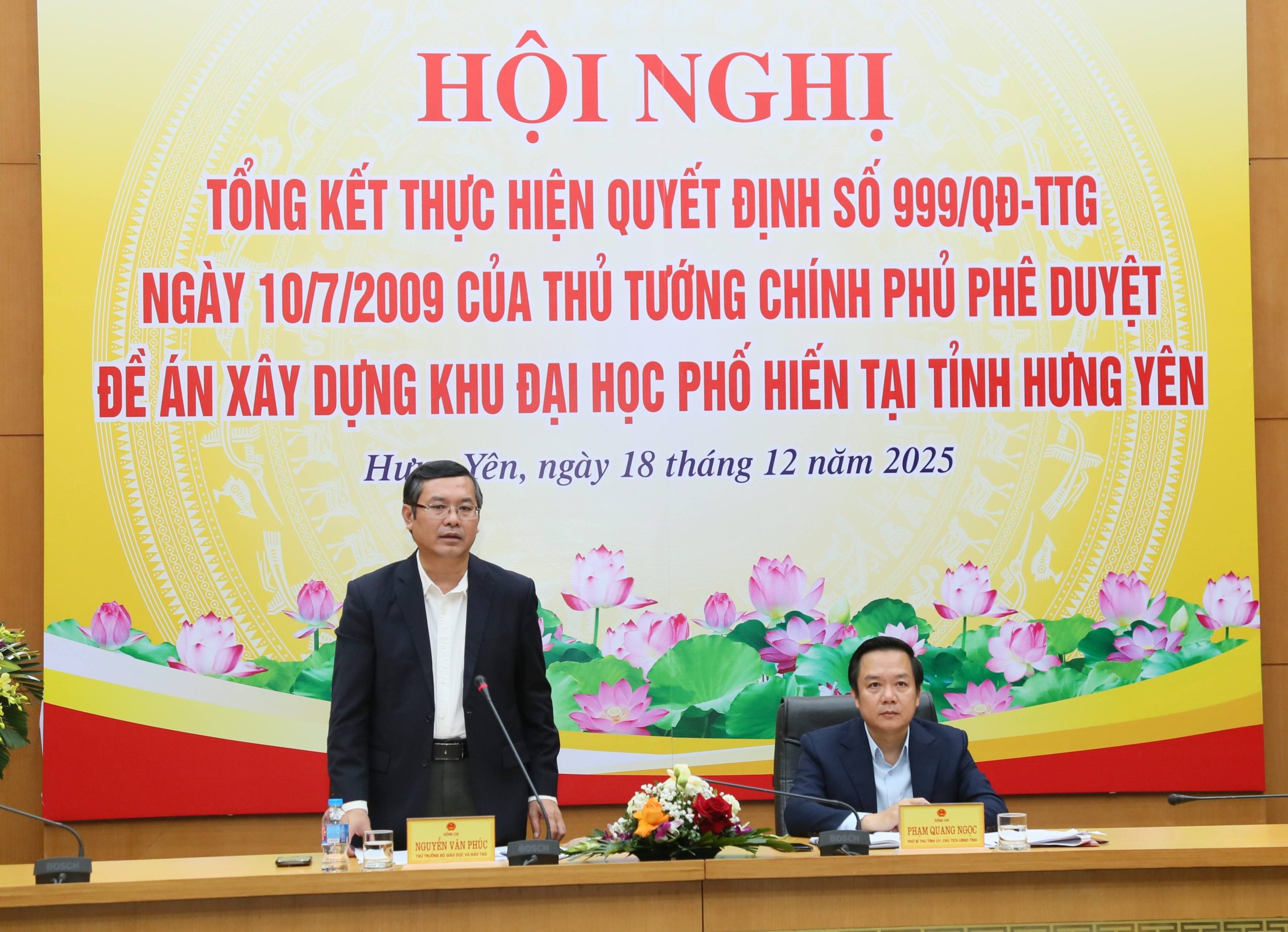 Chương trình Hội nghị Tổng kết thực hiện Quyết định số 999/QĐ-TTG ngày 10/7/2009 của Thủ tướng Chính phủ phê duyệt Đề án xây dựng Khu Đại học Phố Hiến tại tỉnh Hưng Yên 4 Dong chi Thu truong Bo Giao duc va Dao tao Nguyen Van Phuc scaled