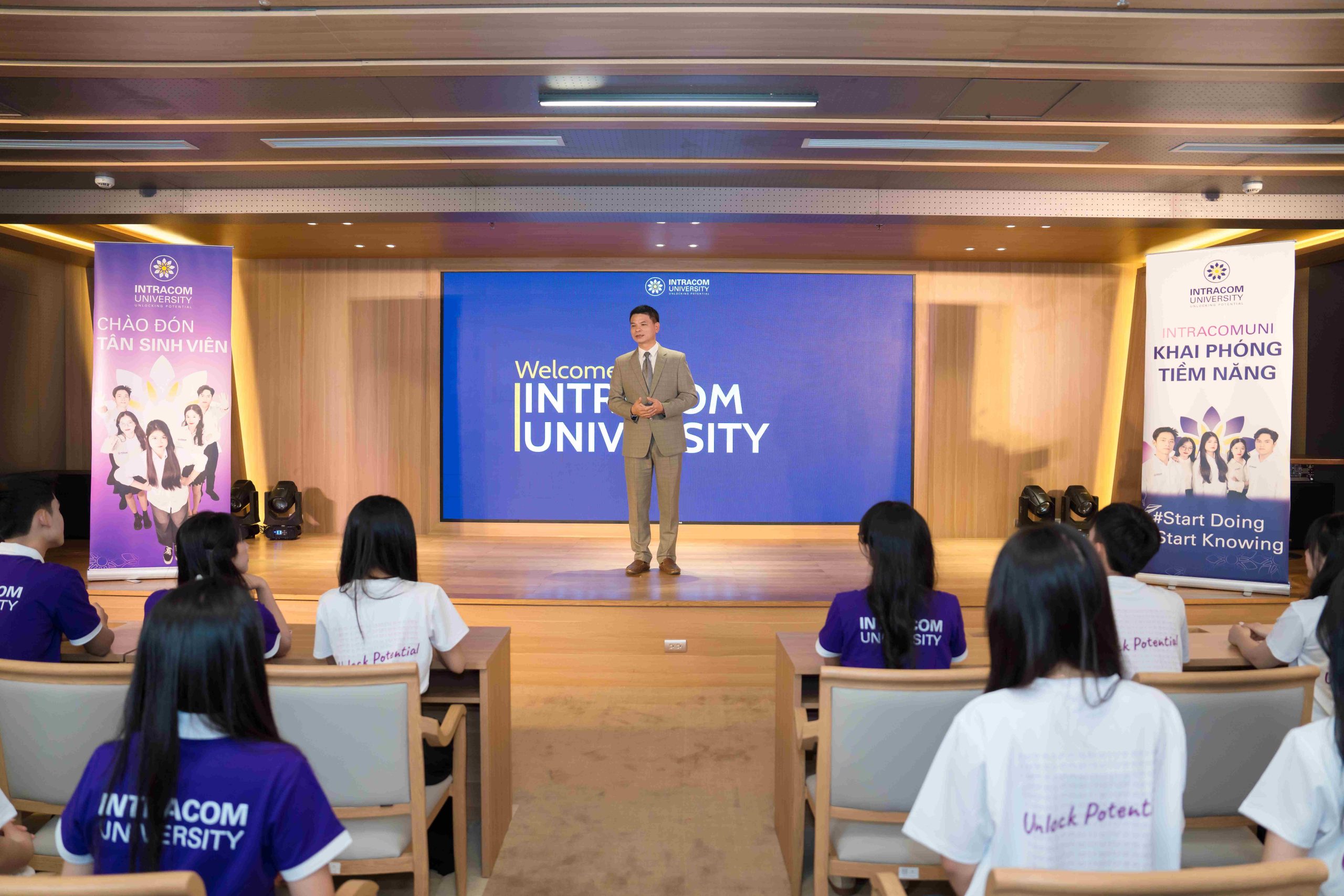 DSC05449 11zon scaled