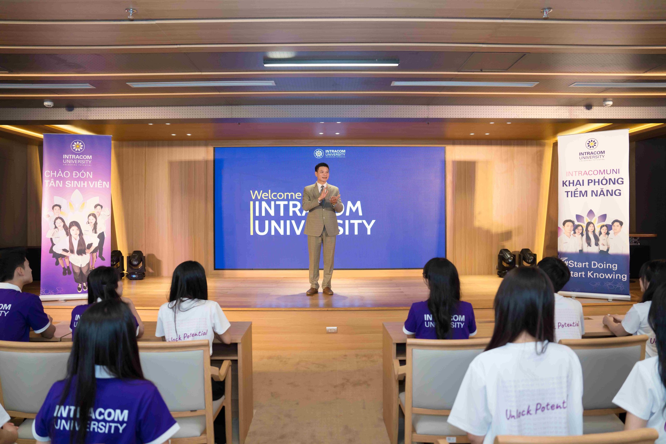 DSC05452 11zon 1 scaled