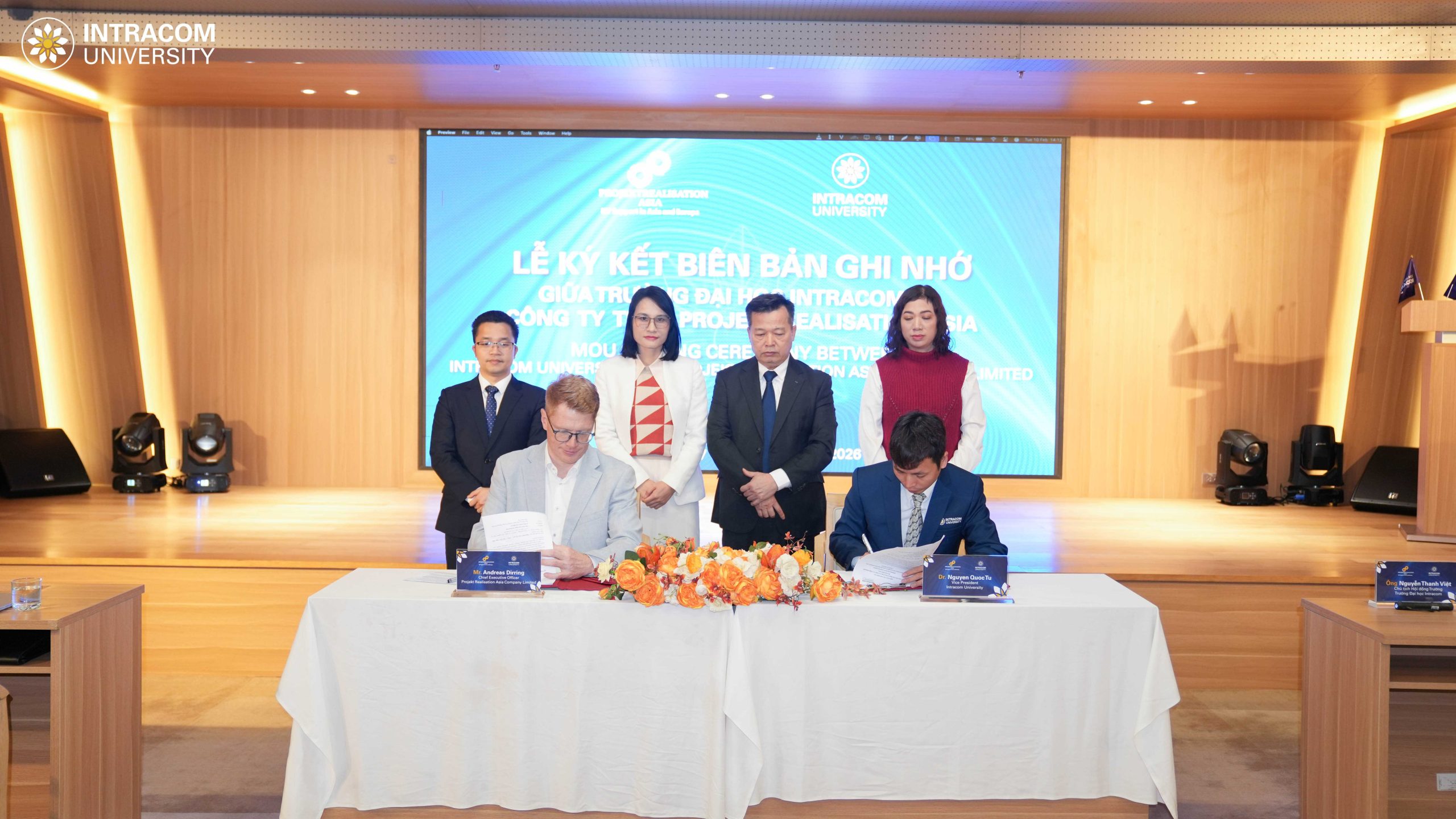 DSC00930 11zon scaled