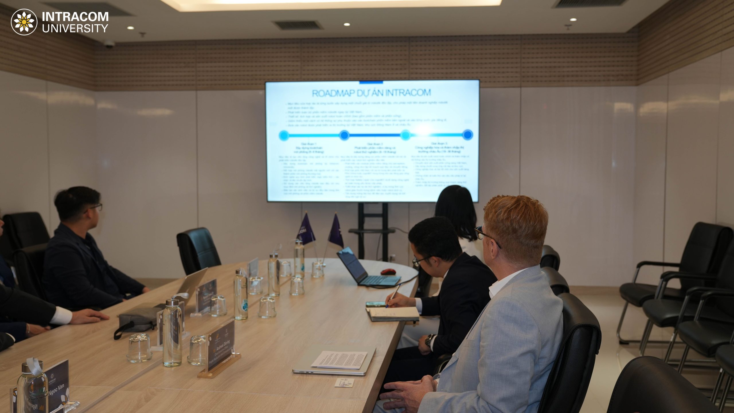 Lễ ký kết biên bản ghi nhớ hợp tác giữa Công ty TNHH Projekt Realisation Asia và Trường Đại học Intracom 4 DSC00953 11zon scaled