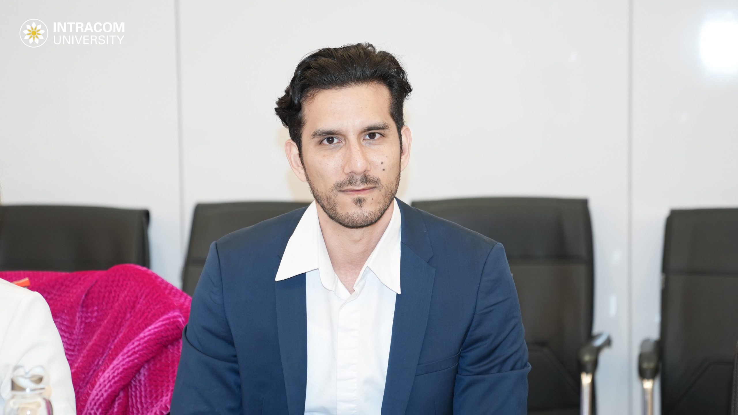 DSC01035 11zon scaled