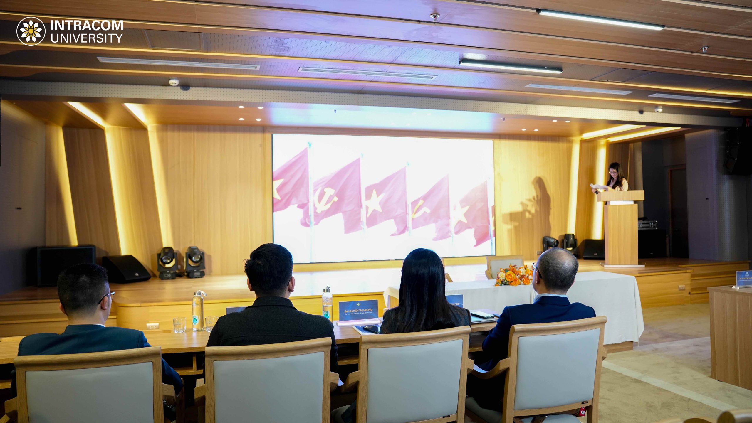 Lễ ký kết hợp tác chiến lược giữa Trường Đại học Intracom với Công ty Cổ phần Giải pháp LAE 1 DSC01243 11zon scaled