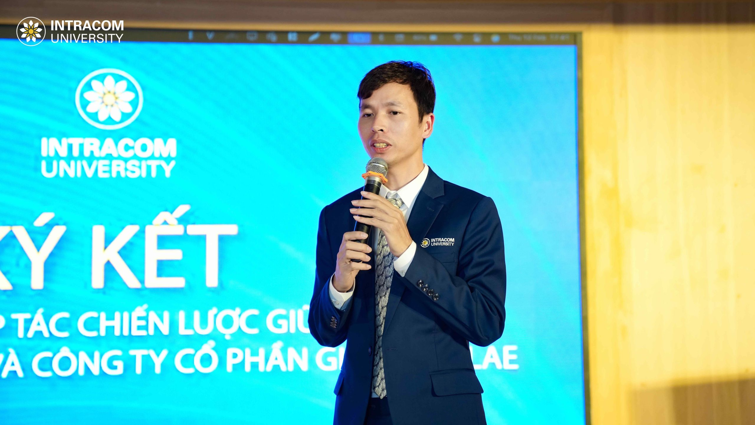 Lễ ký kết hợp tác chiến lược giữa Trường Đại học Intracom với Công ty Cổ phần Giải pháp LAE 4 DSC01321 11zon scaled