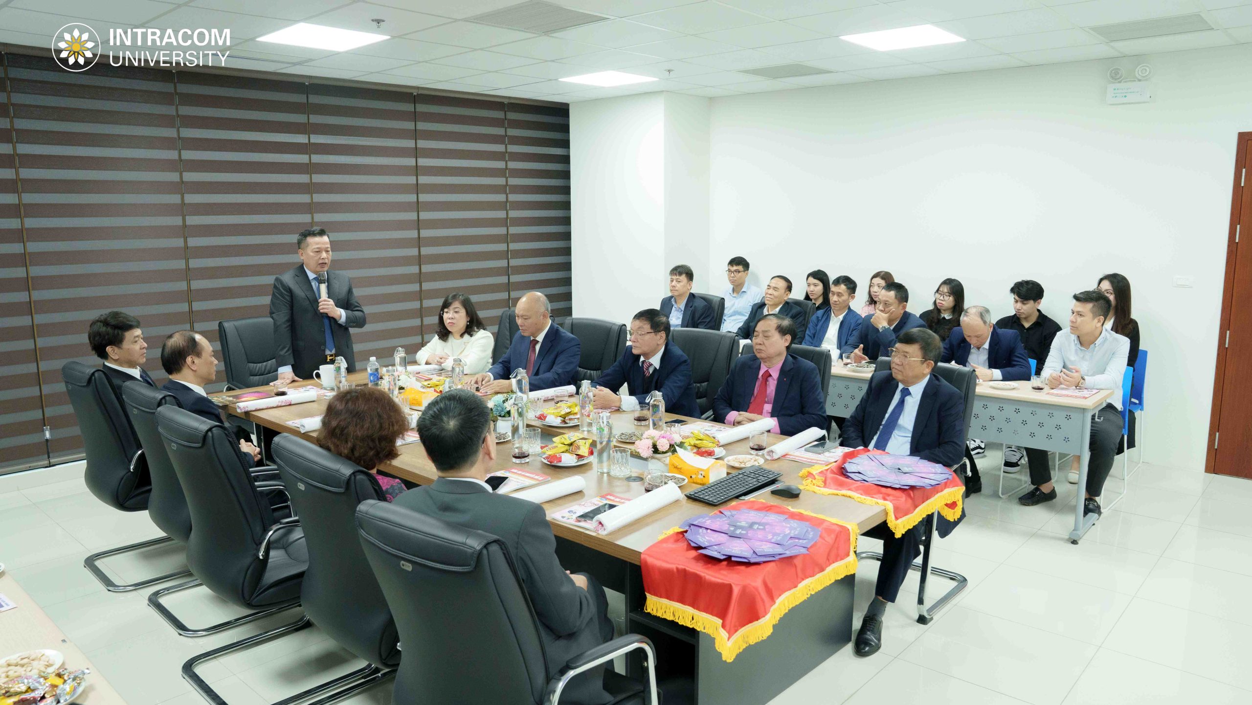 Chào Xuân Bính Ngọ 2026: Chung sức đồng lòng - Siết chặt kỷ cương - Tăng tốc bứt phá 2 DSC02016 11zon scaled