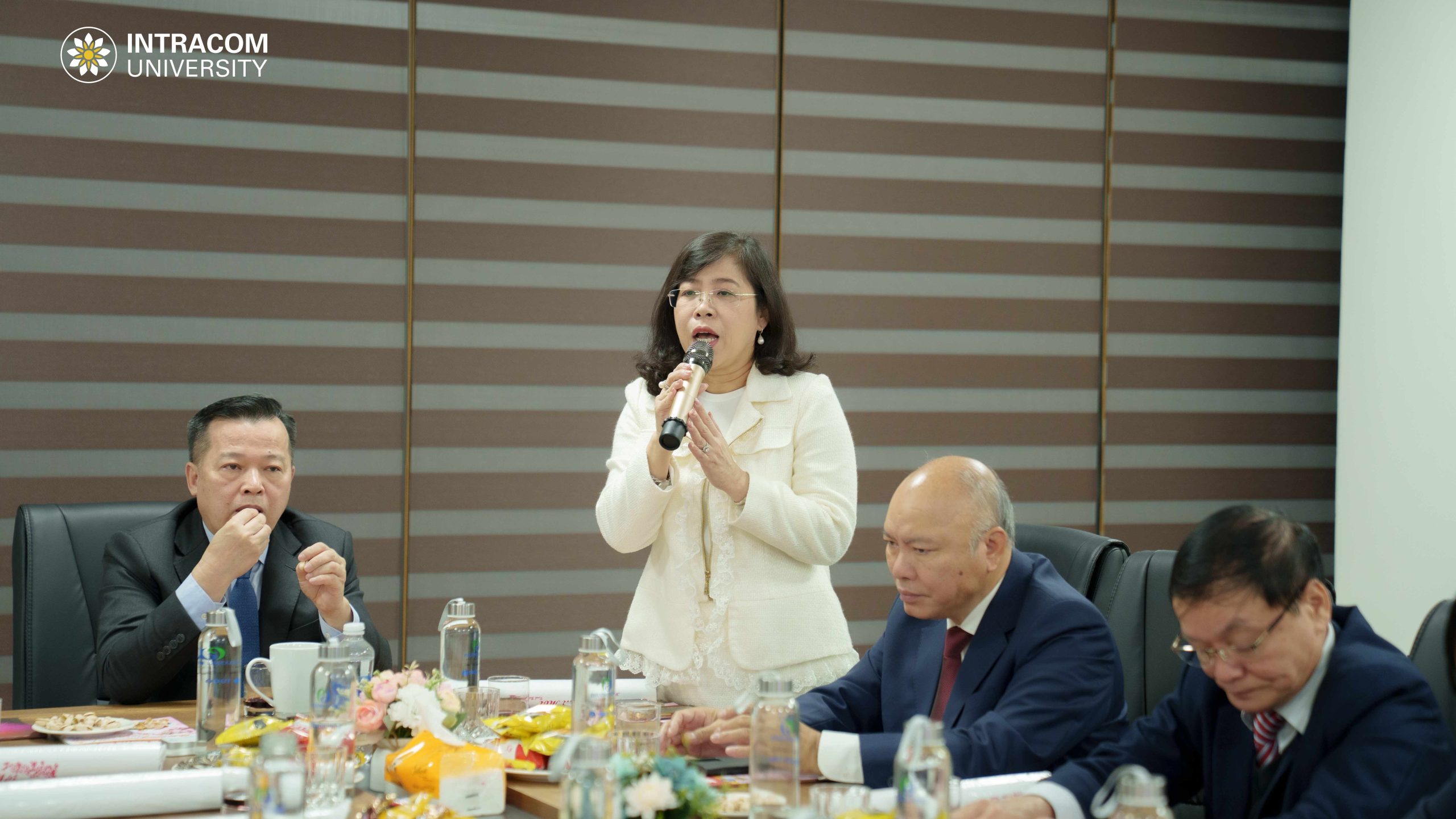 DSC02057 11zon scaled