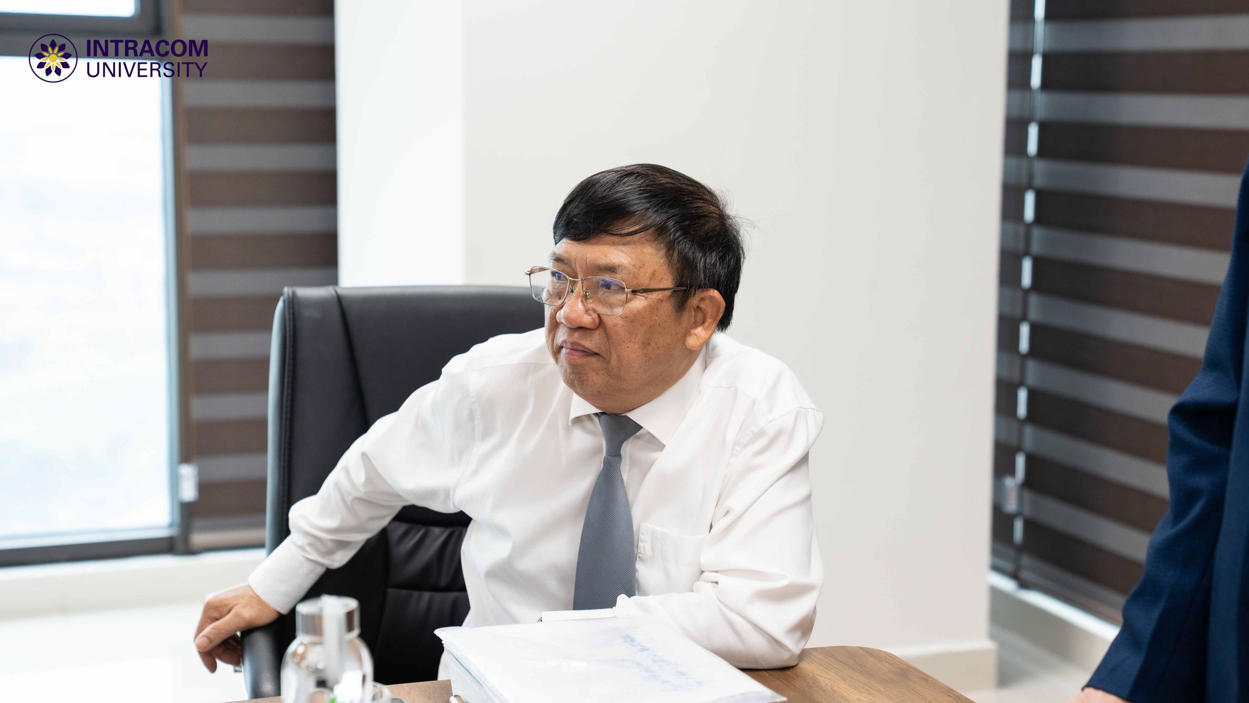 Tọa đàm Mục tiêu, Chuẩn đầu ra và Khung chương trình đào tạo ngành Luật - Luật Kinh tế tại Trường Đại học Intracom 3 DSC02617 11zon scaled