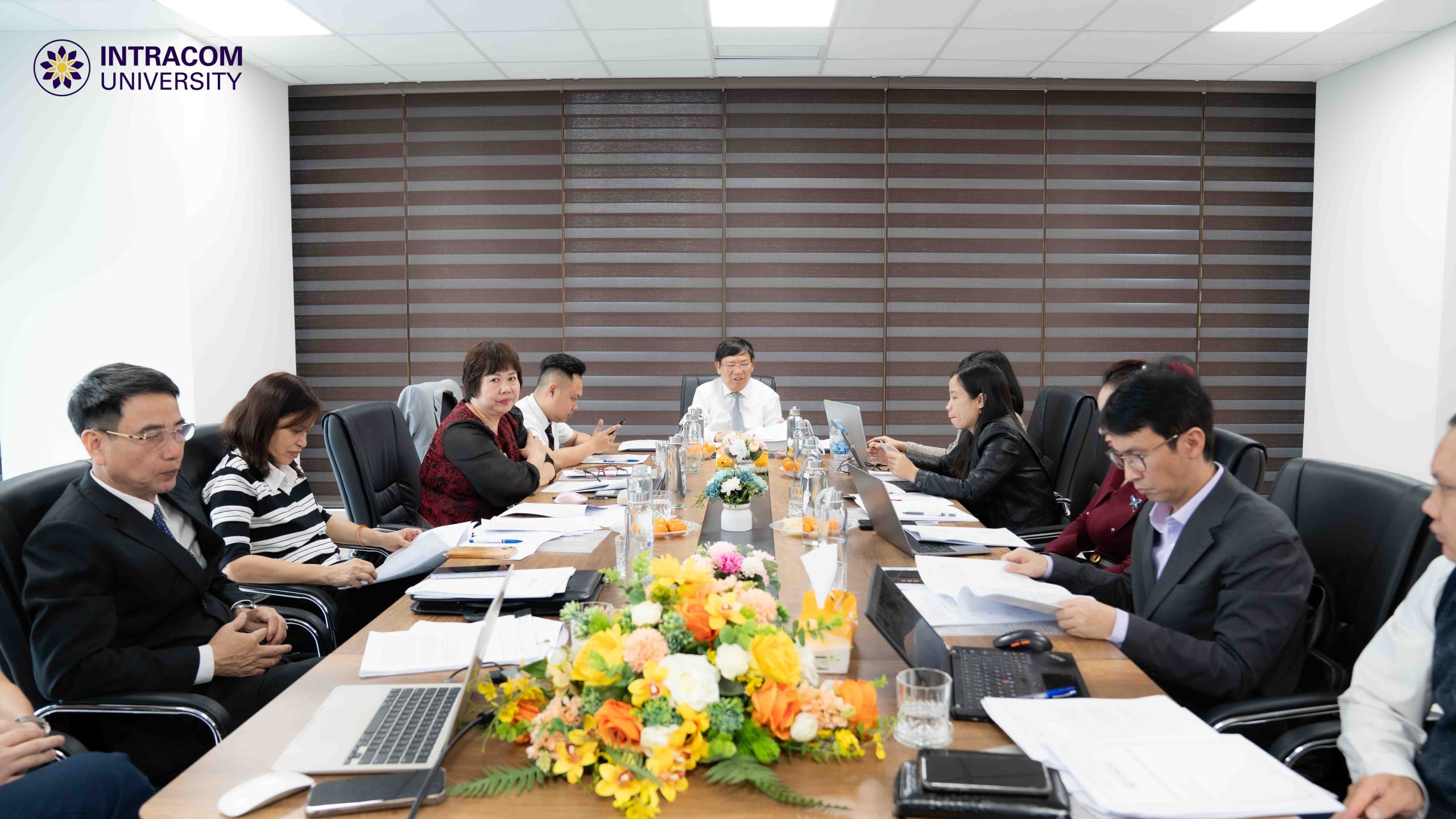 Tọa đàm Mục tiêu, Chuẩn đầu ra và Khung chương trình đào tạo ngành Luật - Luật Kinh tế tại Trường Đại học Intracom 1 DSC02663 11zon scaled