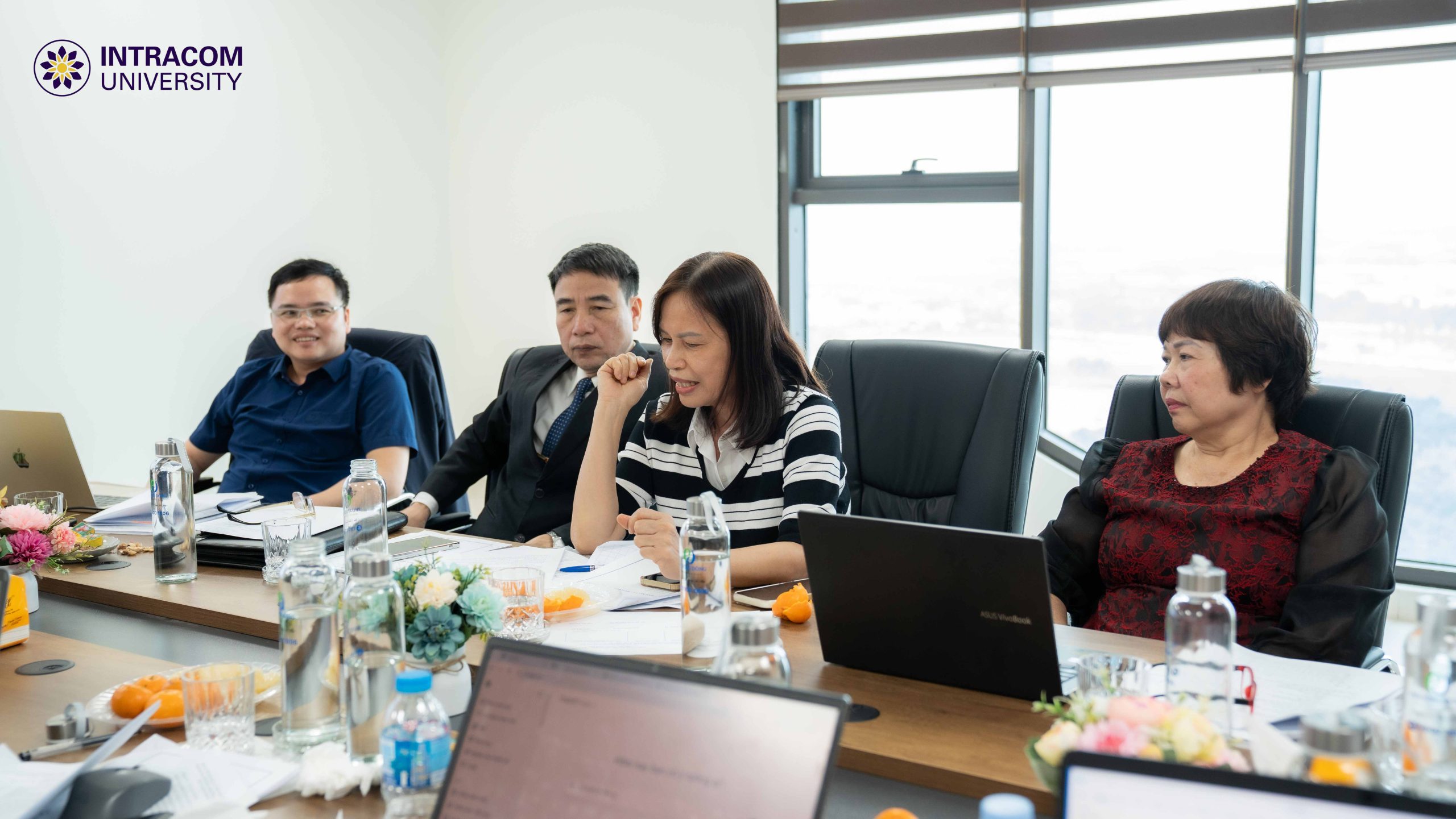 Tọa đàm Mục tiêu, Chuẩn đầu ra và Khung chương trình đào tạo ngành Luật - Luật Kinh tế tại Trường Đại học Intracom 13 DSC02761 11zon scaled