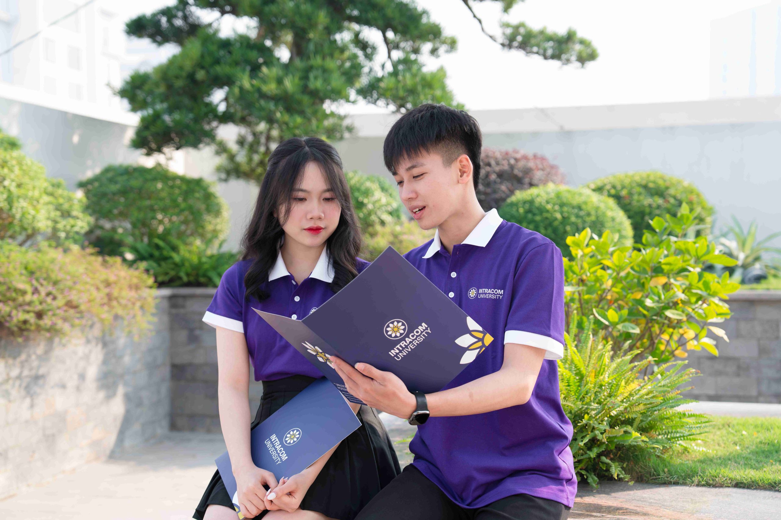 Ngành Quản trị kinh doanh ra trường có dễ tìm việc không? 1 DSC04833 11zon scaled