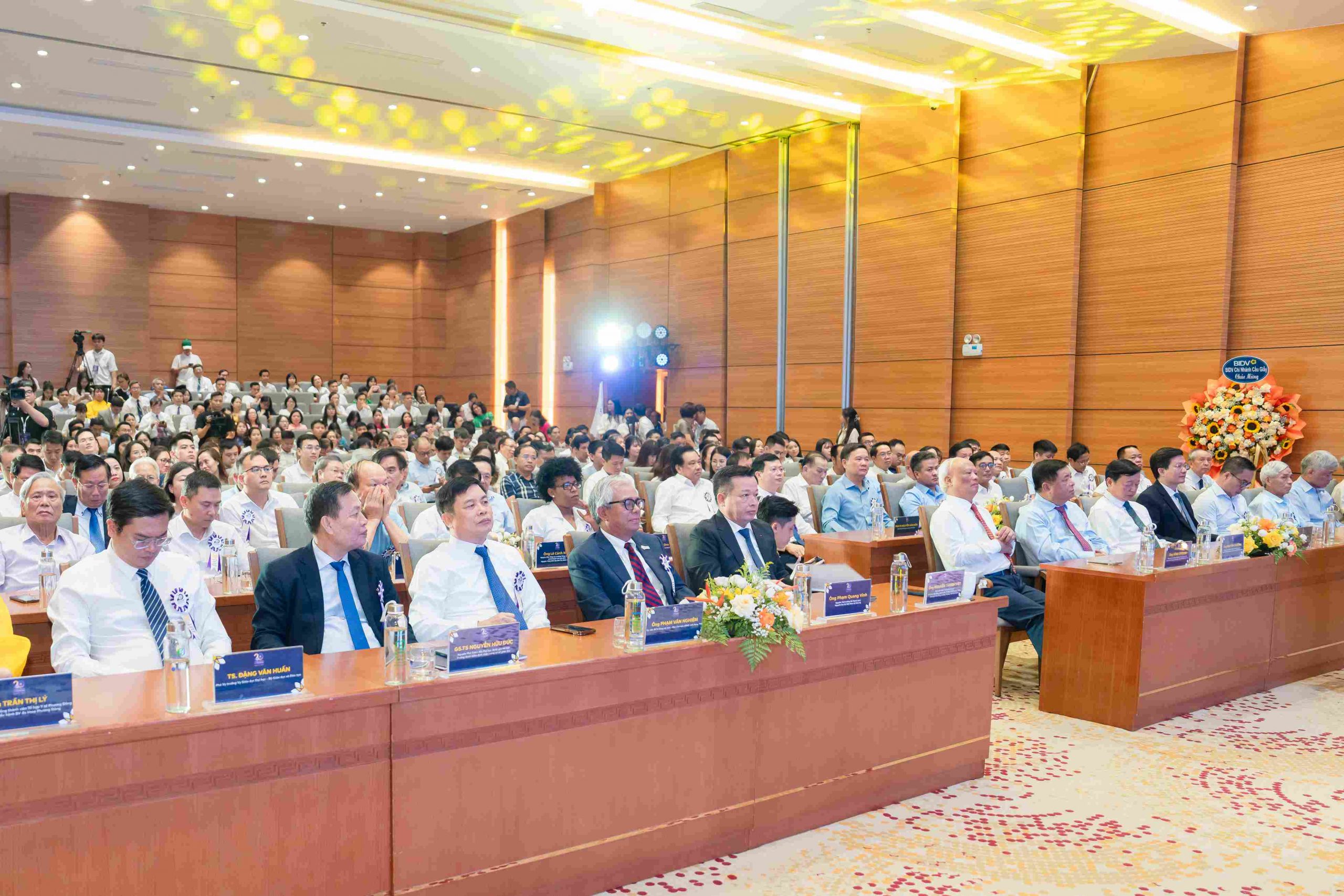 Toàn cảnh Lễ Kỷ niệm 20 năm thành lập: Trường Đại học Intracom chính thức bước vào kỷ nguyên mới 3 111 11zon scaled