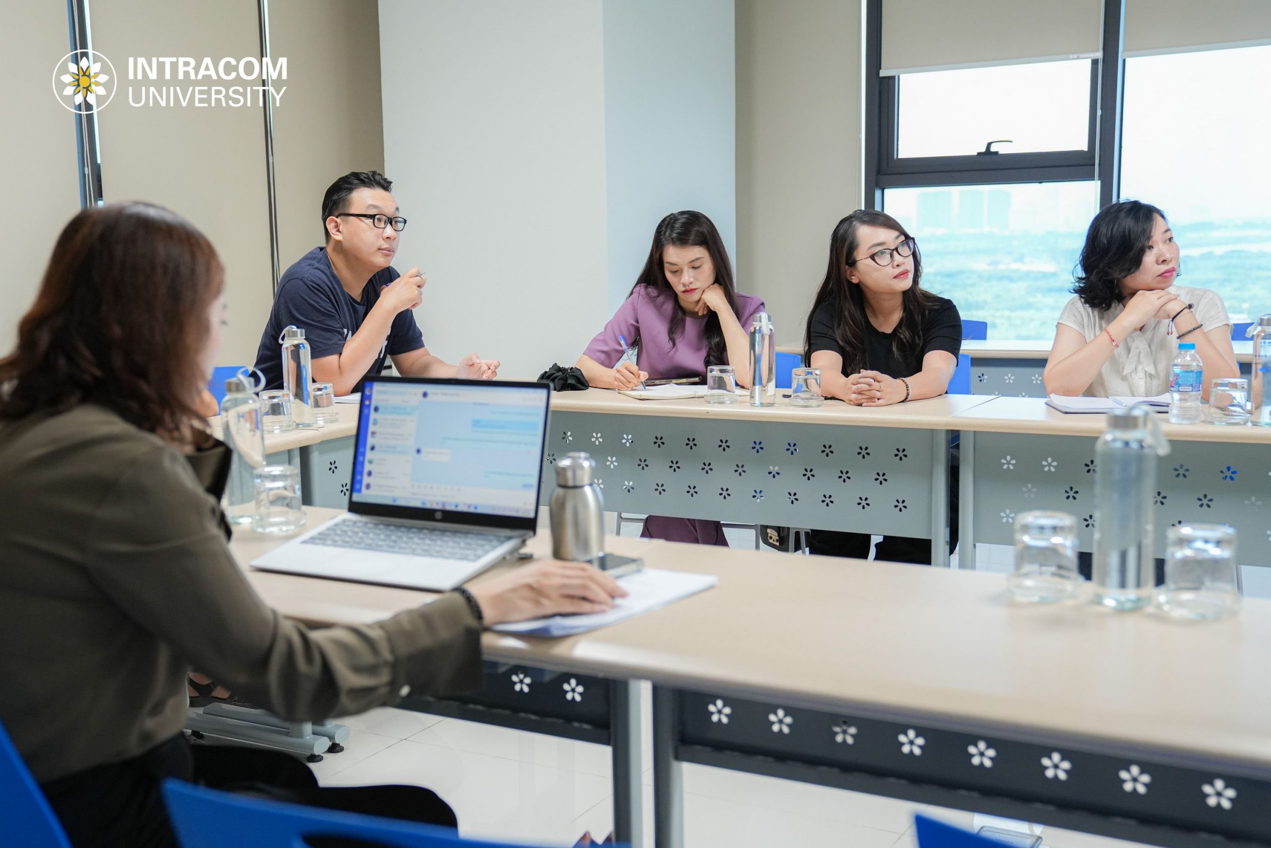 Trường Đại học Intracom tập huấn cùng Đại học Macedonia: Bước tiến mới trong hợp tác đào tạo quốc tế và lộ trình ACCA 4 DSC00328 11zon scaled