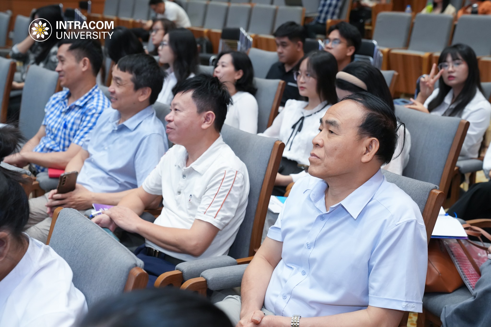 Trường Đại học Intracom tăng cường năng lực tuyển sinh, chủ động hỗ trợ thí sinh trong mùa xét tuyển 2026 17 Tap huan logo 31 of 34 1