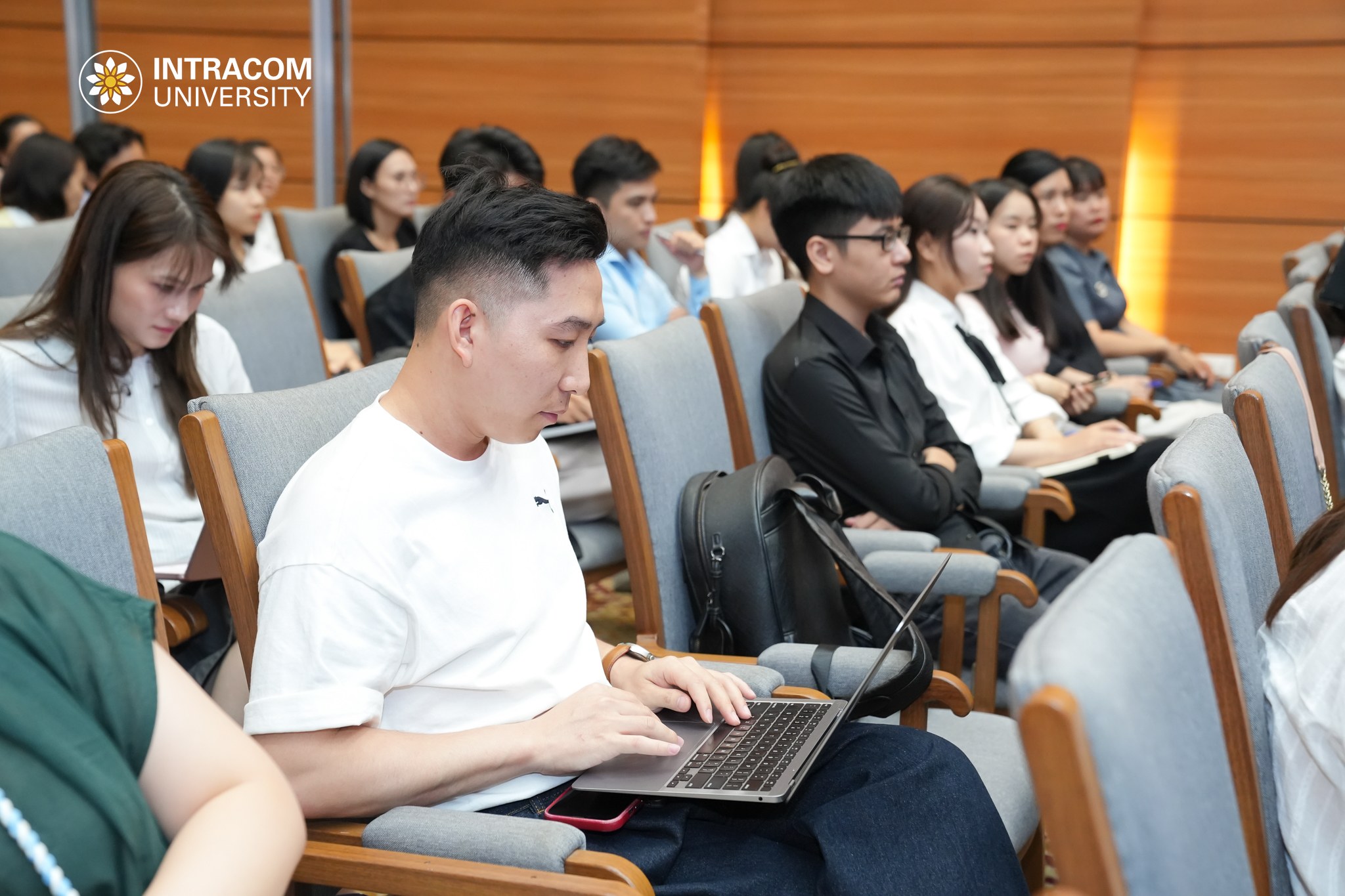 Trường Đại học Intracom tăng cường năng lực tuyển sinh, chủ động hỗ trợ thí sinh trong mùa xét tuyển 2026 20 Tap huan logo1 13 of 15 1