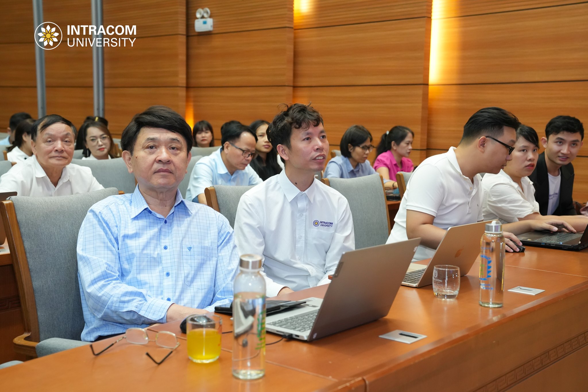 Trường Đại học Intracom tăng cường năng lực tuyển sinh, chủ động hỗ trợ thí sinh trong mùa xét tuyển 2026 6 Tap huan logo1 7 of 15 1
