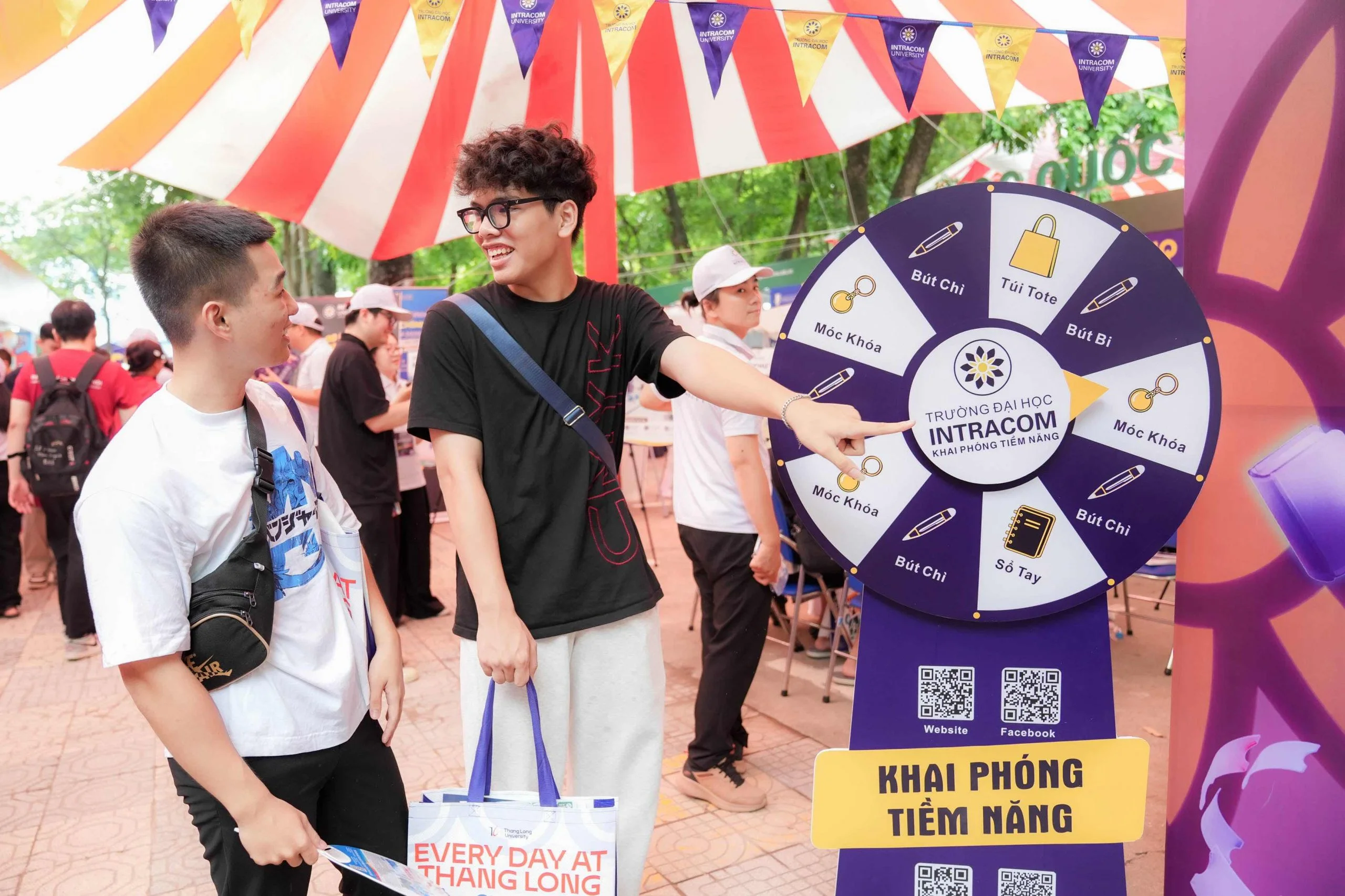 Trường Đại học Intracom đồng hành cùng thí sinh tại Ngày hội Lựa chọn nguyện vọng xét tuyển đại học, cao đẳng năm 2026 20 DSC00348 11zon scaled 1