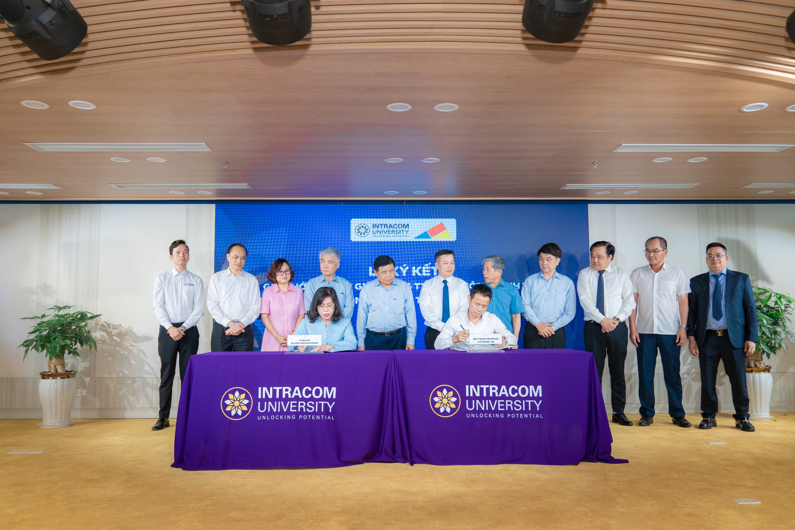 Trường Đại học Intracom tổ chức Hội thảo “Phòng ngừa rủi ro pháp lý trong quản trị doanh nghiệp” 7 Trường Đại học Intracom tổ chức Hội thảo “Phòng ngừa rủi ro pháp lý trong quản trị doanh nghiệp”