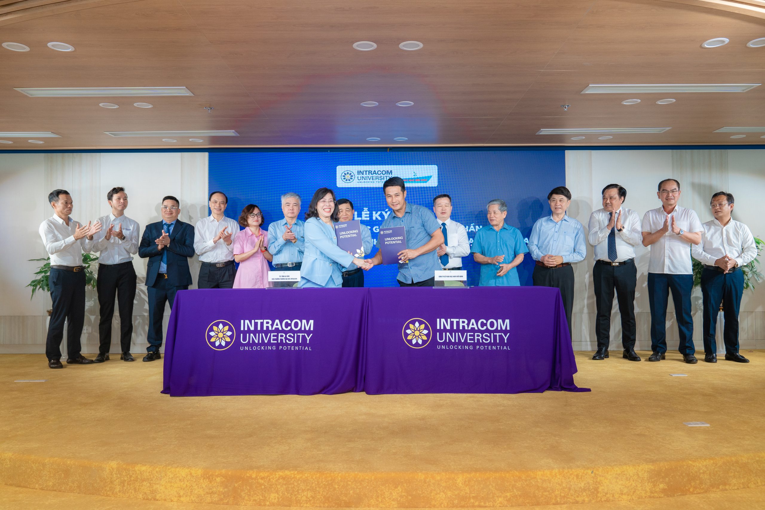 Trường Đại học Intracom tổ chức Hội thảo “Phòng ngừa rủi ro pháp lý trong quản trị doanh nghiệp” 8 Trường Đại học Intracom tổ chức Hội thảo “Phòng ngừa rủi ro pháp lý trong quản trị doanh nghiệp”