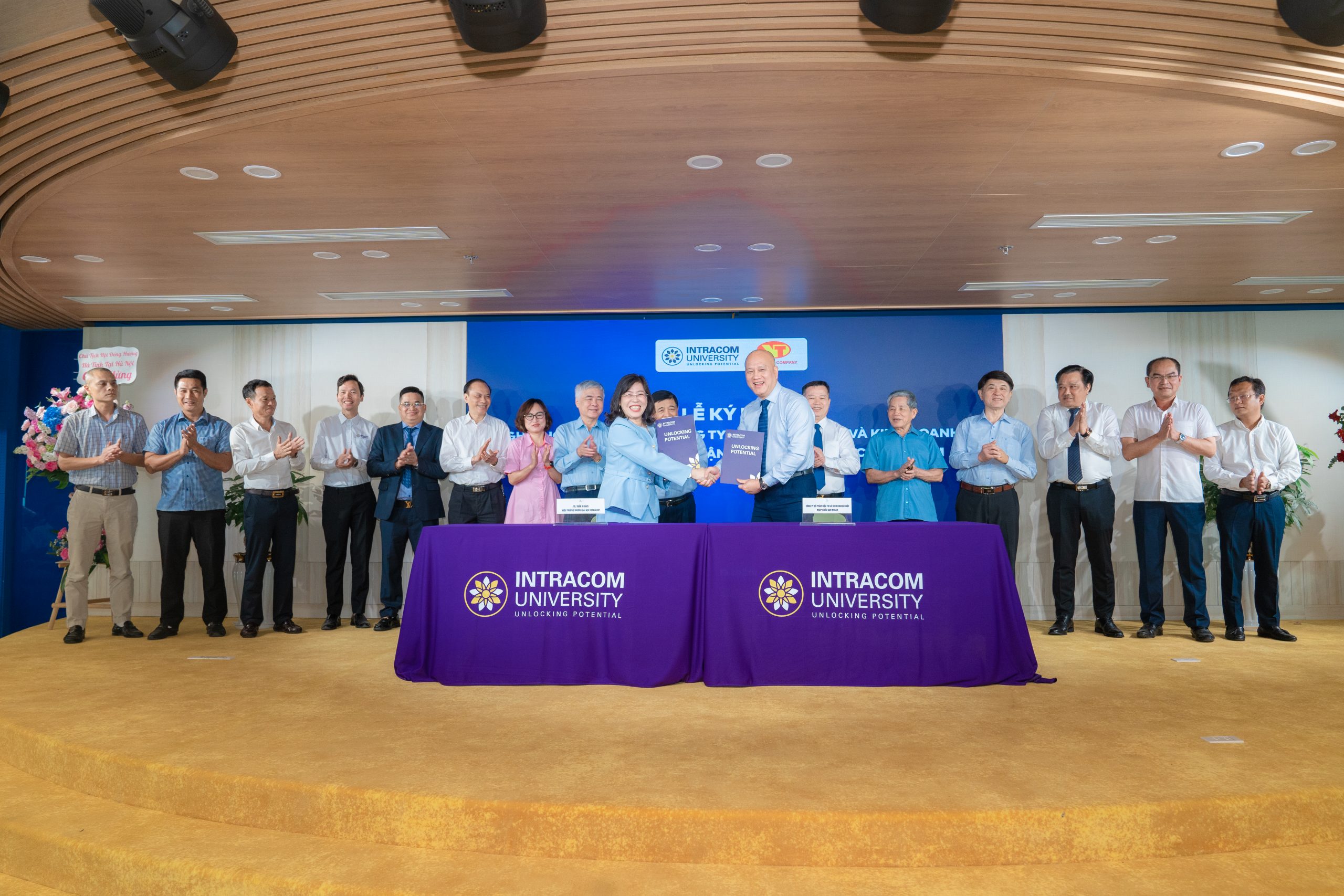 Trường Đại học Intracom tổ chức Hội thảo “Phòng ngừa rủi ro pháp lý trong quản trị doanh nghiệp” 13 Trường Đại học Intracom tổ chức Hội thảo “Phòng ngừa rủi ro pháp lý trong quản trị doanh nghiệp”