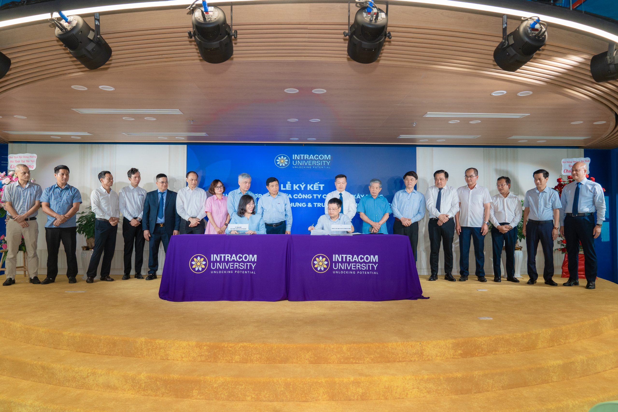 Trường Đại học Intracom tổ chức Hội thảo “Phòng ngừa rủi ro pháp lý trong quản trị doanh nghiệp” 12 Trường Đại học Intracom tổ chức Hội thảo “Phòng ngừa rủi ro pháp lý trong quản trị doanh nghiệp”