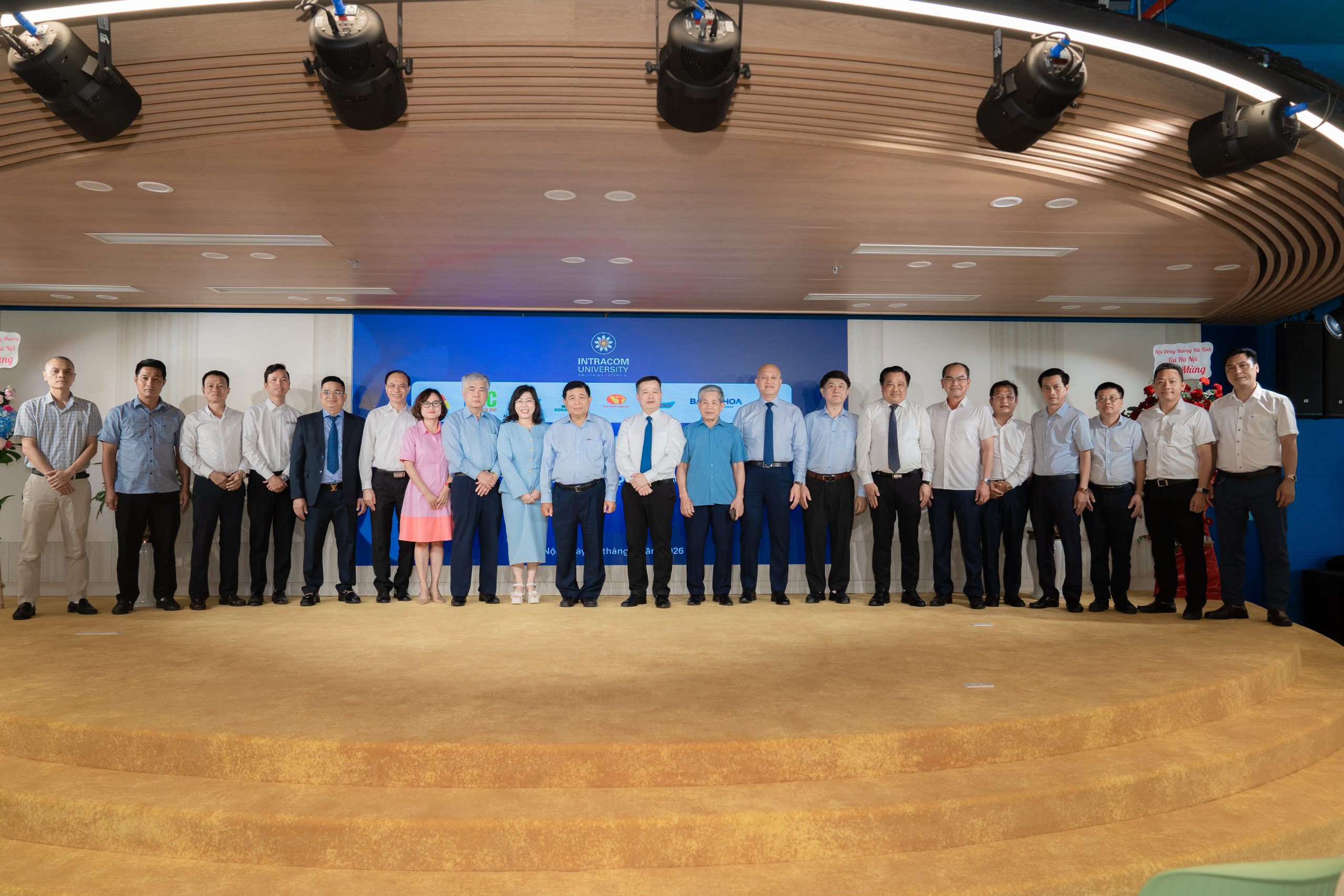 Trường Đại học Intracom tổ chức Hội thảo “Phòng ngừa rủi ro pháp lý trong quản trị doanh nghiệp” 25 Trường Đại học Intracom tổ chức Hội thảo “Phòng ngừa rủi ro pháp lý trong quản trị doanh nghiệp”