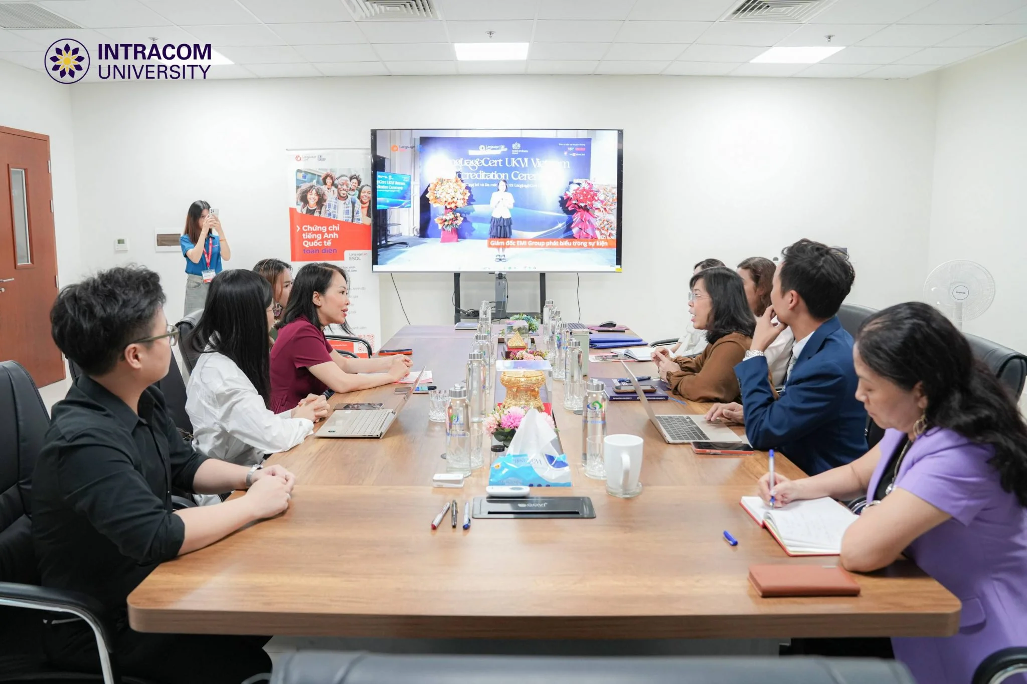 Hợp tác giữa Trường Đại học Intracom và EMI LanguageCert mở rộng cơ hội học tập, khảo thí và hội nhập quốc tế cho sinh viên