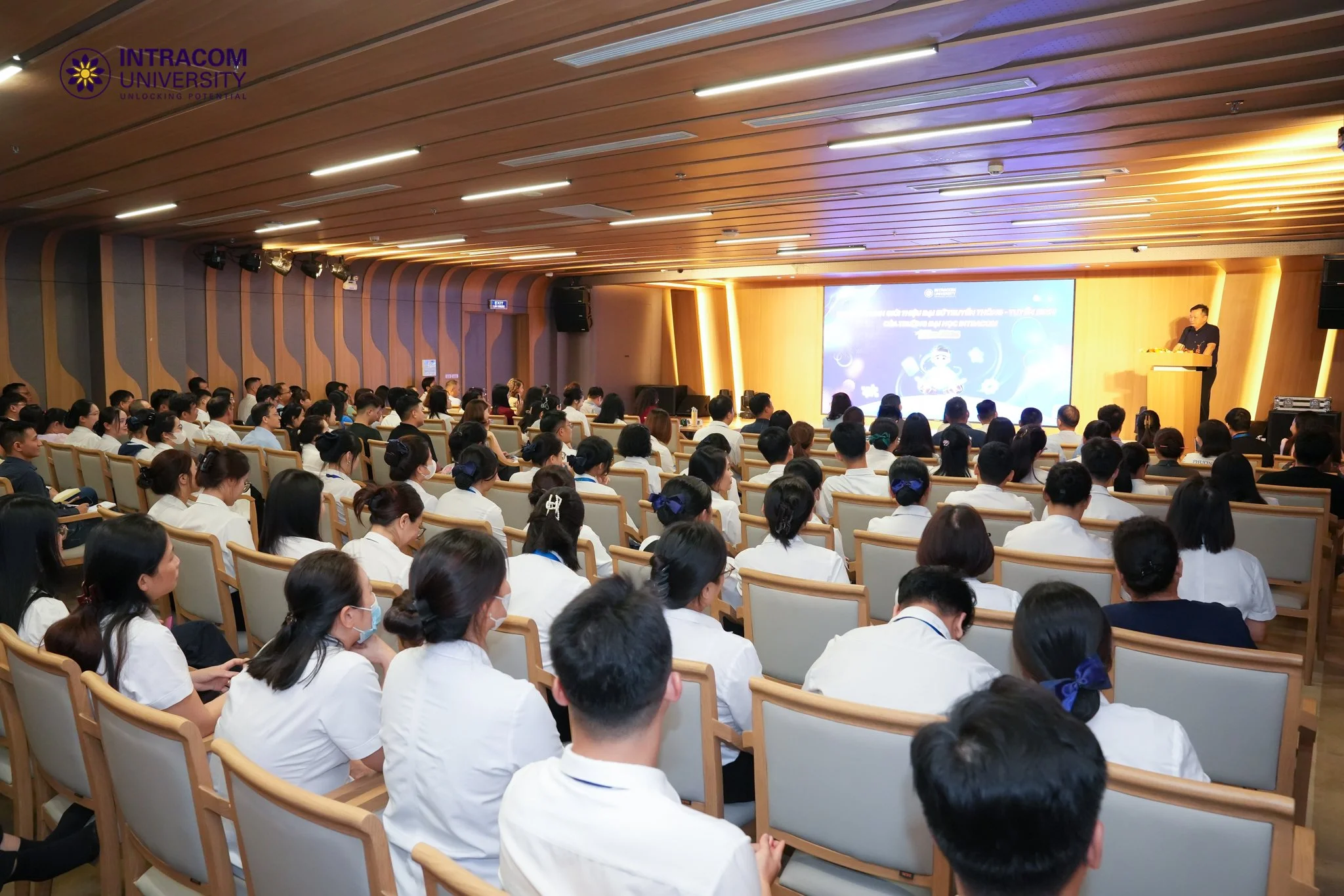 Trường Đại học Intracom phát động “Chương trình Đại sứ Truyền thông Tuyển sinh năm 2026” 2 Toàn cảnh chương trình phát động và tập huấn Đại sứ Truyền thông Tuyển sinh Trường Đại học Intracom năm 2026