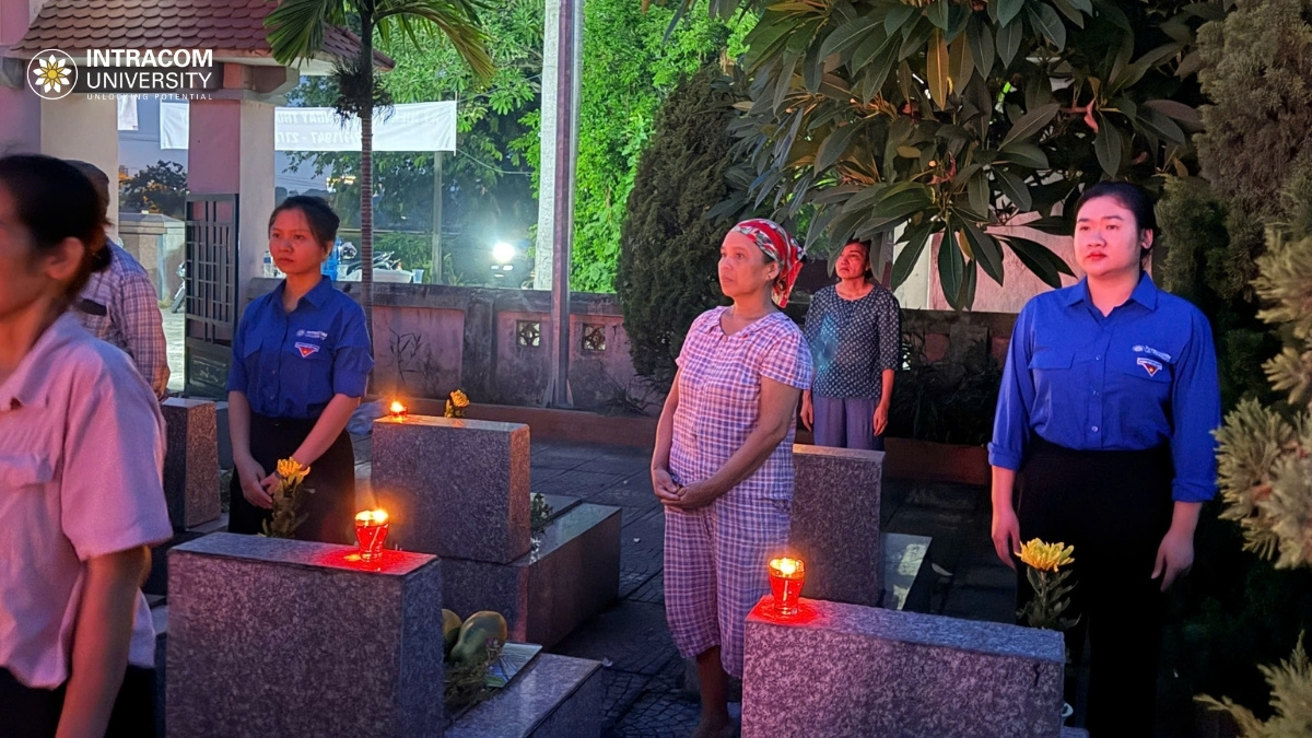 Trường Đại Học Intracom Dâng Hương Tri Ân Các Anh Hùng Liệt Sĩ Nhân Ngày 27/7