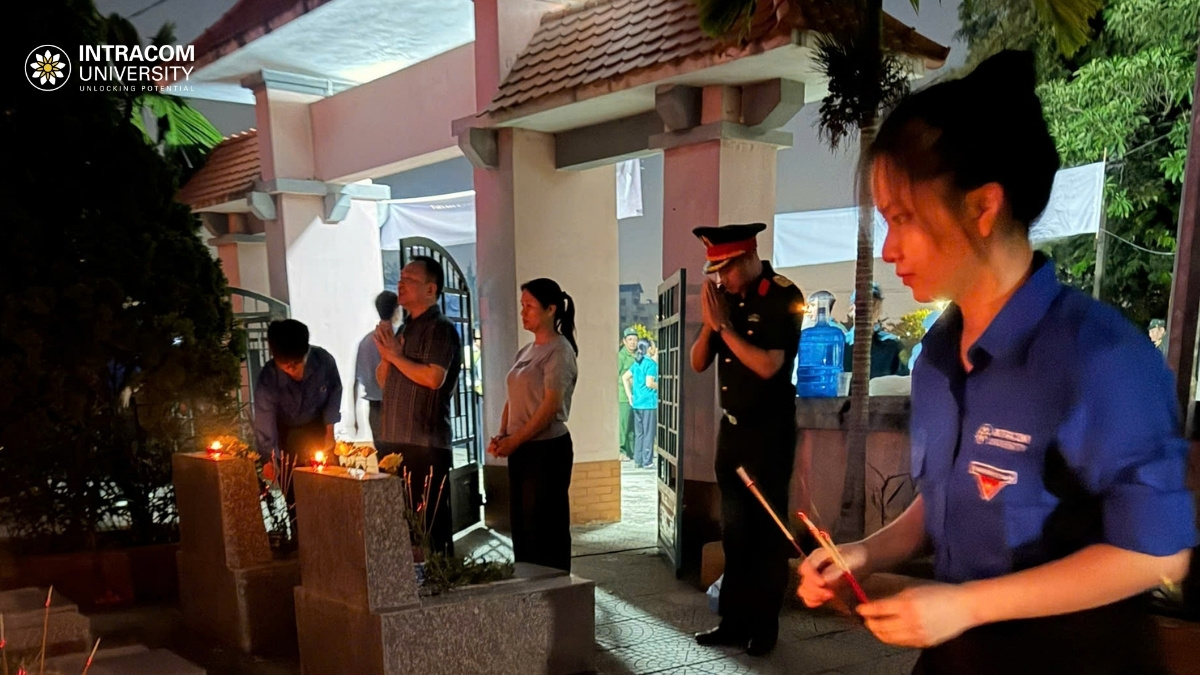 Trường Đại Học Intracom Dâng Hương Tri Ân Các Anh Hùng Liệt Sĩ Nhân Ngày 27/7