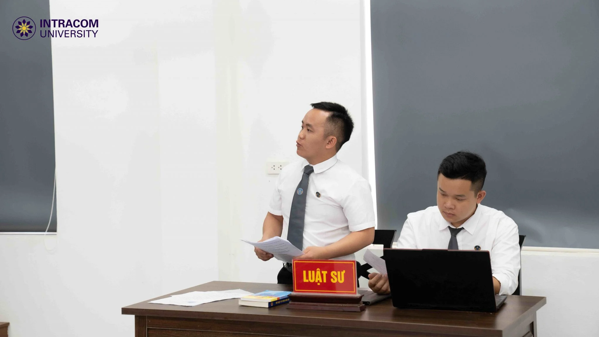 ngành luật kinh tế tại intracom