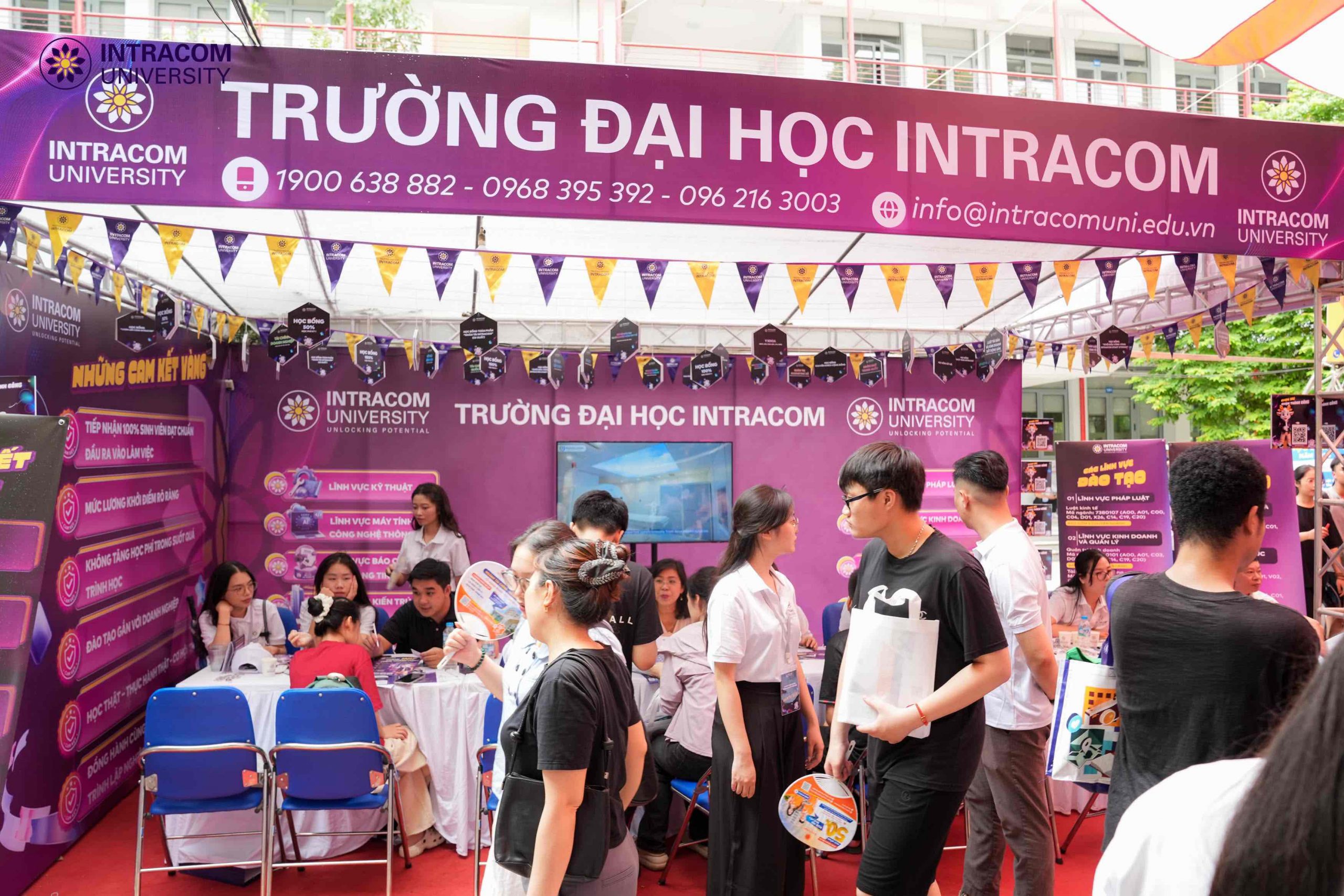 Trường Đại học Intracom đồng hành cùng thí sinh tại Ngày hội Lựa chọn nguyện vọng xét tuyển đại học, cao đẳng năm 2026 2 truong dai hoc intracom dong hanh cung thi sinh tai ngay hoi lua chon nguyen vong xet tuyen dai hoc cao dang nam 2026