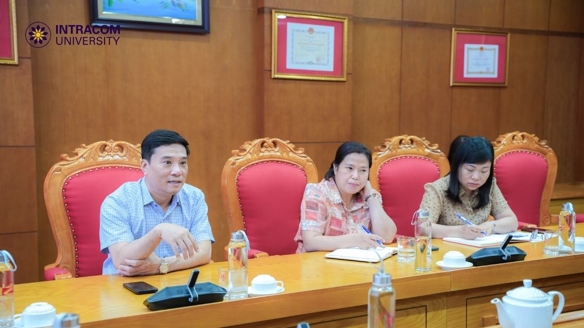Trường Đại Học Intracom Làm Việc Với Nhà Xuất Bản Chính Trị Quốc Gia Sự Thật, Mở Rộng Định Hướng Hợp Tác 3 Đại diện phía Nhà xuất bản Chính trị quốc gia Sự Thật