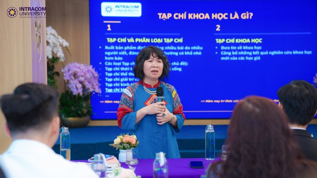 Trường Đại Học Intracom Khai Giảng Chương Trình Đào Tạo Trình Độ Thạc Sĩ Năm Học 2025–2026 14 TS. Vũ Thị Sao Chi – Phó Tổng biên tập Tạp chí Khoa học Intracom