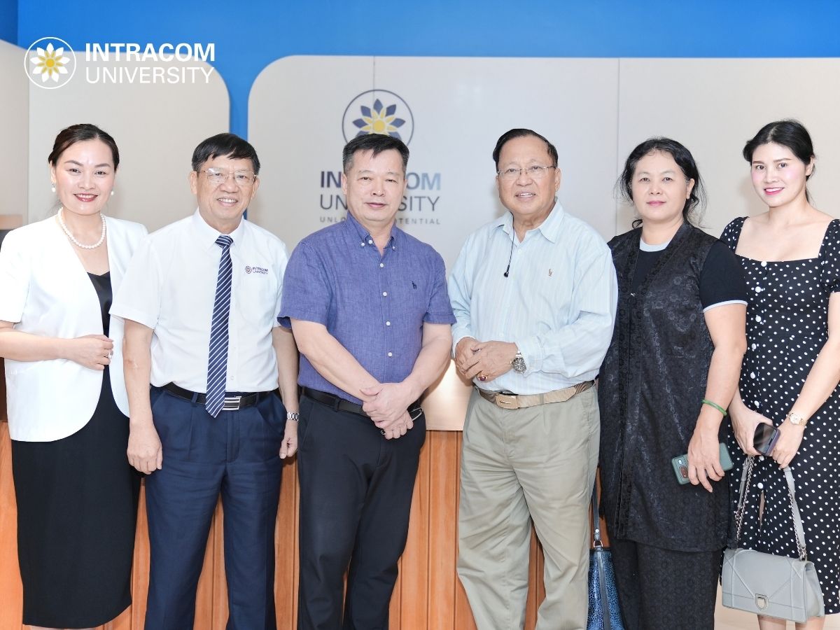 Từ Hành Trình Quốc Tế Đến Giảng Đường INU: 3 Điều GS.TS. Hà Tôn Vinh Nhắn Gửi Tới Người Trẻ 5 GS.TS . Ha Ton Vinh den tham Truong DH Intracom 11