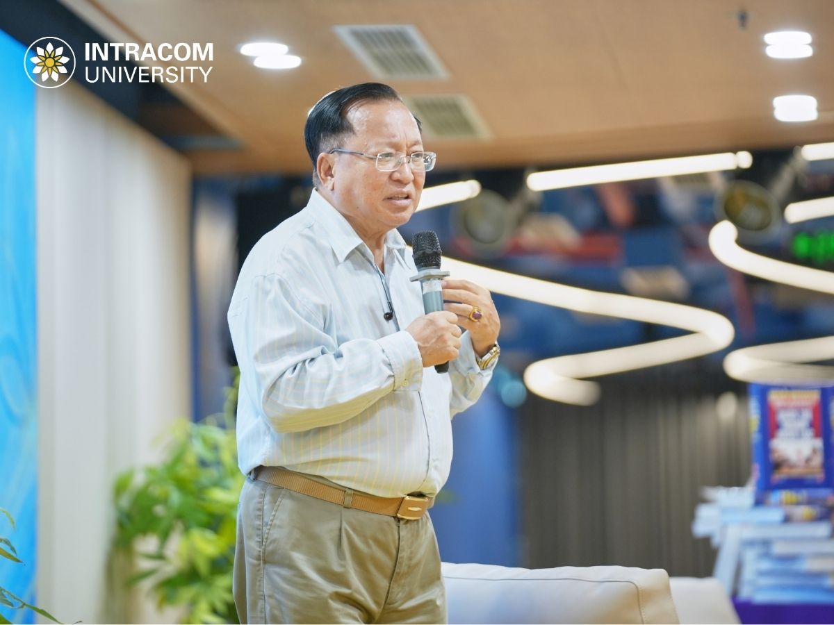 Từ Hành Trình Quốc Tế Đến Giảng Đường INU: 3 Điều GS.TS. Hà Tôn Vinh Nhắn Gửi Tới Người Trẻ 6 GS.TS . Ha Ton Vinh den tham Truong DH Intracom 4