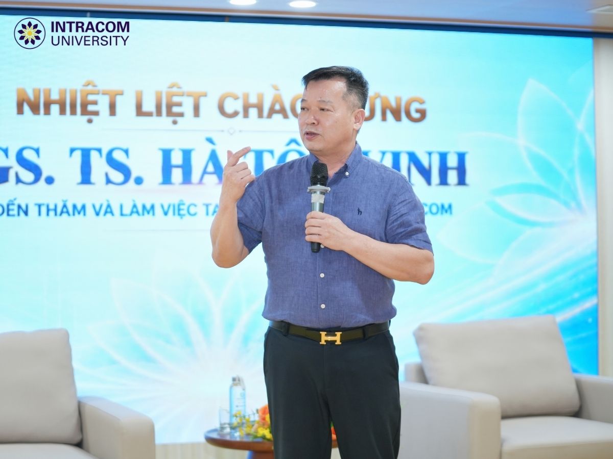 Từ Hành Trình Quốc Tế Đến Giảng Đường INU: 3 Điều GS.TS. Hà Tôn Vinh Nhắn Gửi Tới Người Trẻ 11 GS.TS . Ha Ton Vinh den tham Truong DH Intracom 9