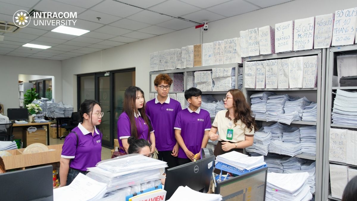 K21 INU Trải Nghiệm Một Ngày Tại Tổ Hợp Y Tế Phương Đông