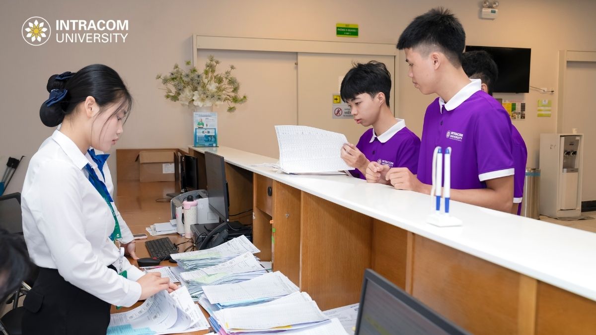 K21 INU Trải Nghiệm Một Ngày Tại Tổ Hợp Y Tế Phương Đông