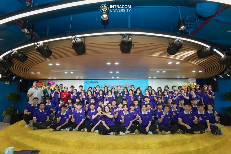 Trường Đại học Intracom khai giảng năm học mới