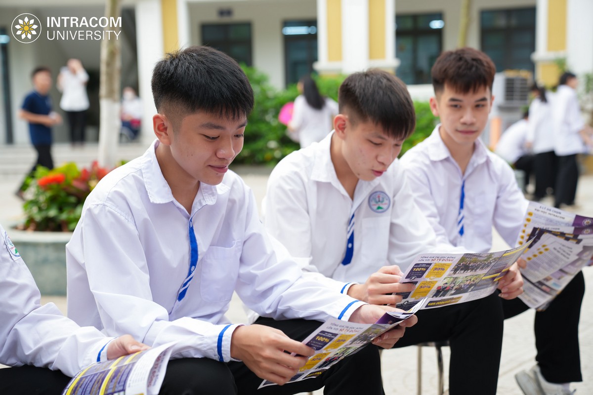 Học Phí Ngành Kế Toán 2026: Đừng Chỉ Nhìn Học Phí Mỗi Năm 2 Khái quát mức học phí ngành Kế toán hiện nay