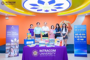 Trao Tặng Sách Cho Thư Viện Trường Đại Học Intracom: Chia Sẻ Tri Thức, Lan Tỏa Giá Trị